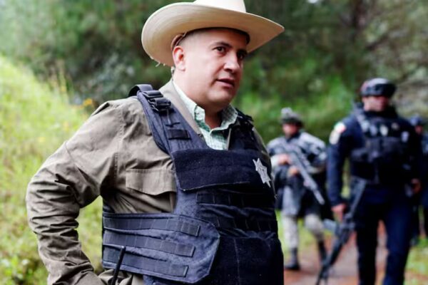 Detienen a director de relaciones públicas de Uruapan por presunto vínculo con el asesinato del alcalde Carlos Manzo