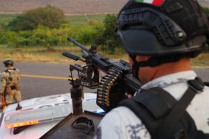 Reportan bloqueos masivos en carreteras de Apatzingán tras captura de ‘El Botox’ en Michoacán