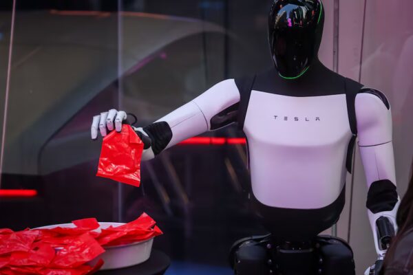 Elon Musk da giro histórico en Tesla: Elimina Model S y X para enfocarse en robots Optimus