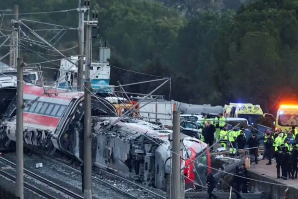 España: balance actualizado del choque ferroviario del domingo: 40 fallecidos y más de 100 heridos