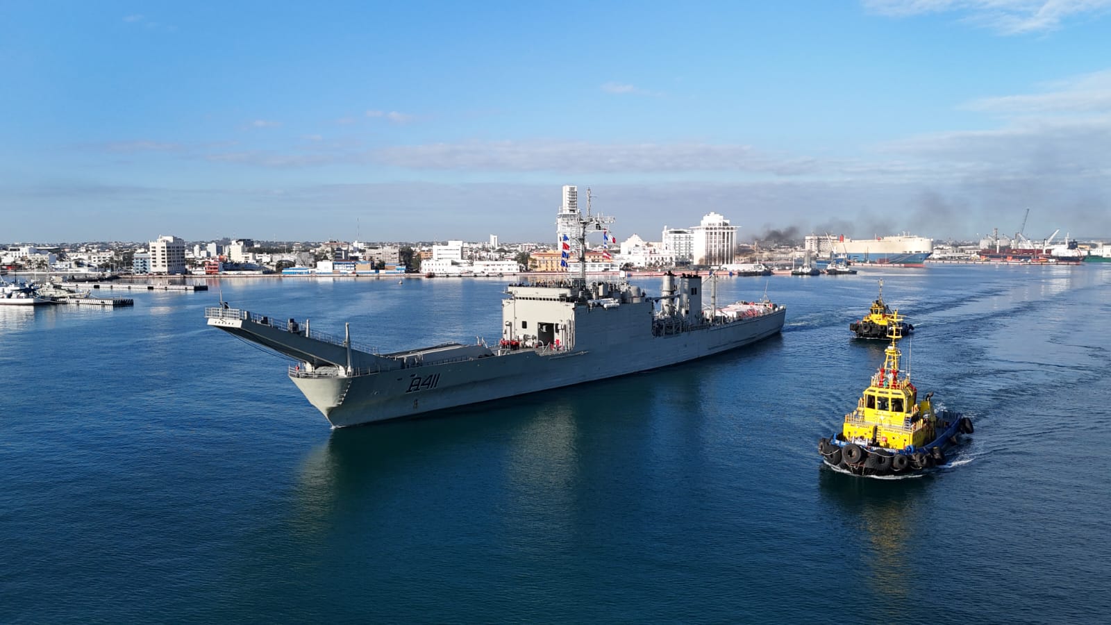 México envía dos buques de la Armada con más de 800 toneladas de ayuda humanitaria a Cuba