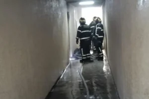 Evacuan a 25 personas tras incendio en edificio de la colonia Roma