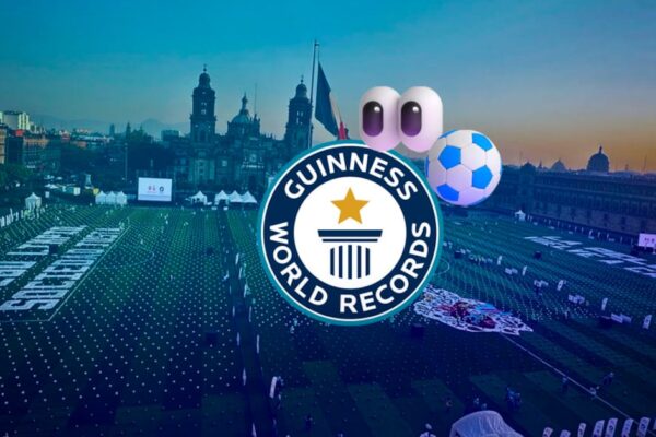 Zócalo de la CDMX rompe Récord Guinness con clase de fútbol masiva previa al Mundial 2026