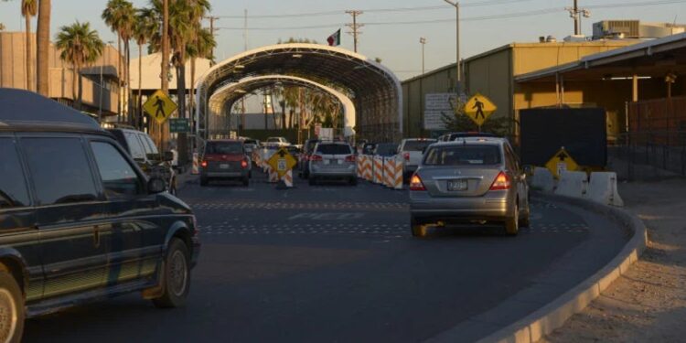 Detienen a exfuncionario de ISSSTECALI con 70 kilos de metanfetamina en frontera con California
