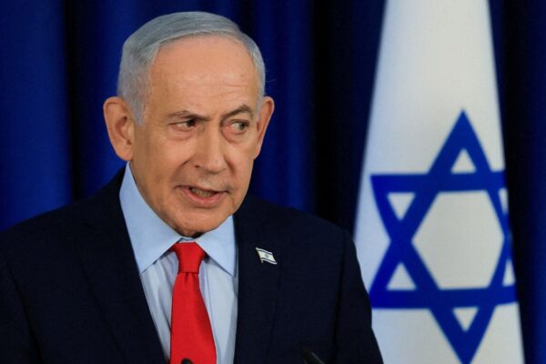 Irán rechaza plan de paz de EE.UU. mientras escalan ataques en el Golfo Pérsico