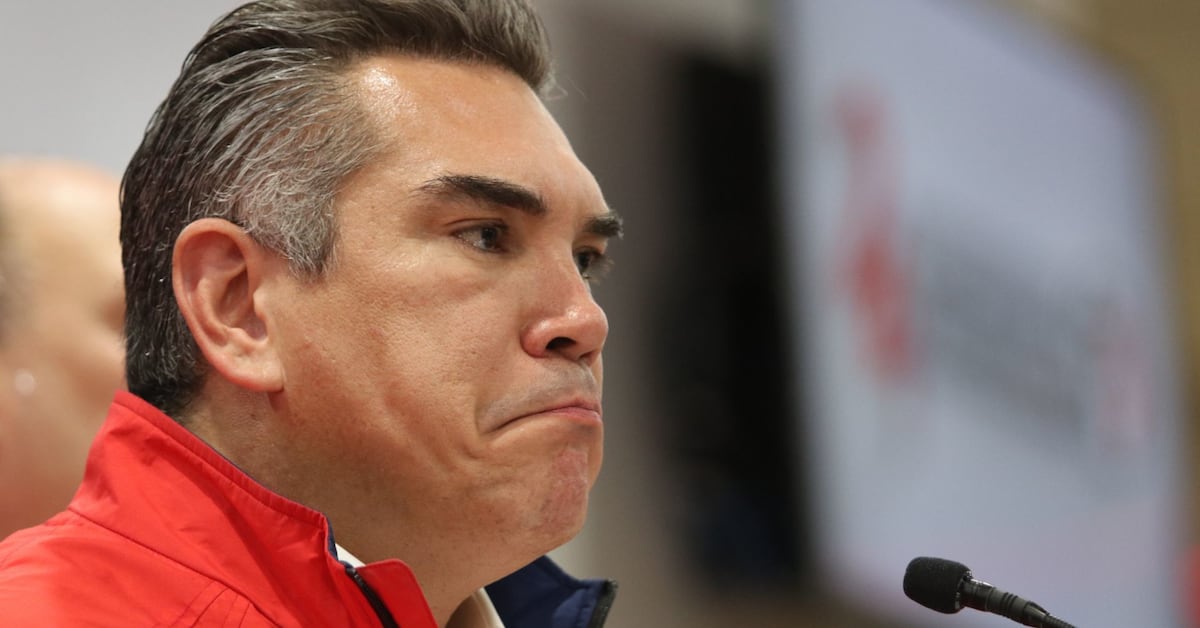 Ofrece Alejandro Moreno disculpas a expriistas para que regresen al PRI rumbo a 2027