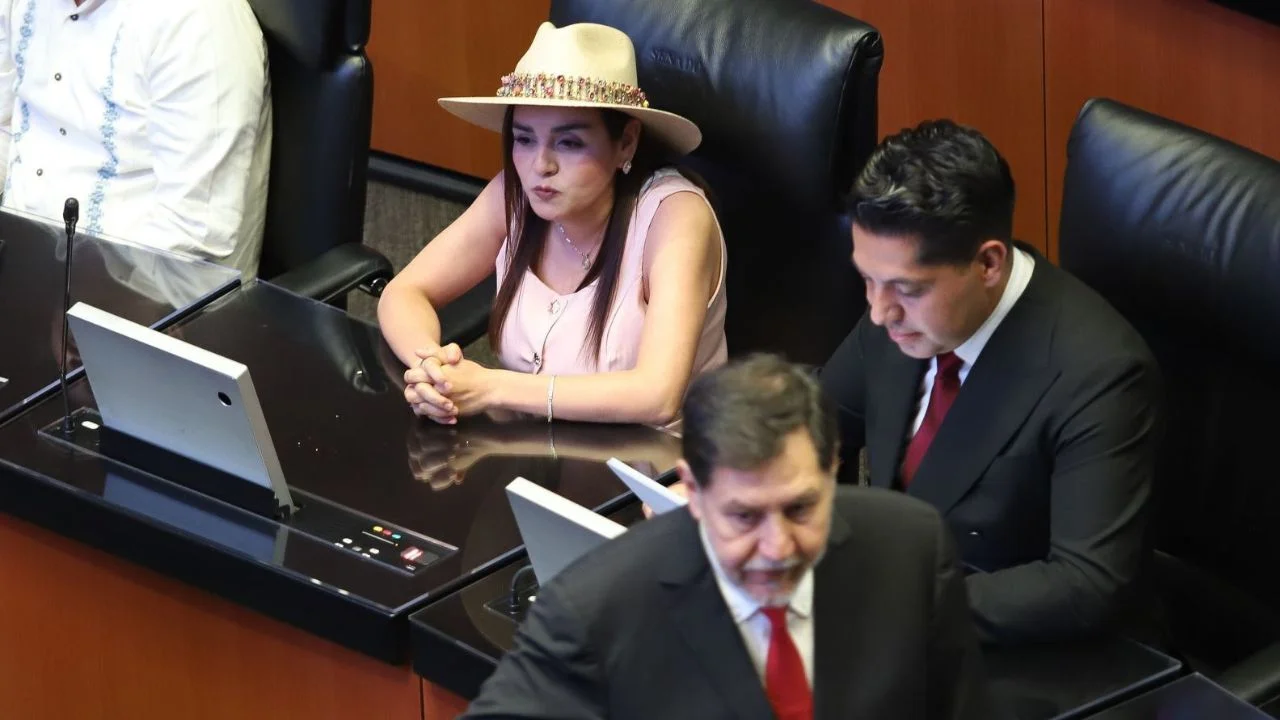 Grecia Quiroz califica de ‘grilla’ gritos de morenistas en el Senado durante su visita