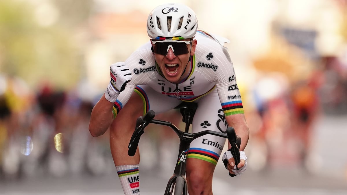 Pogacar gana la Milan-San Remo 2026 tras caida y con ayuda decisiva del mexicano Isaac del Toro