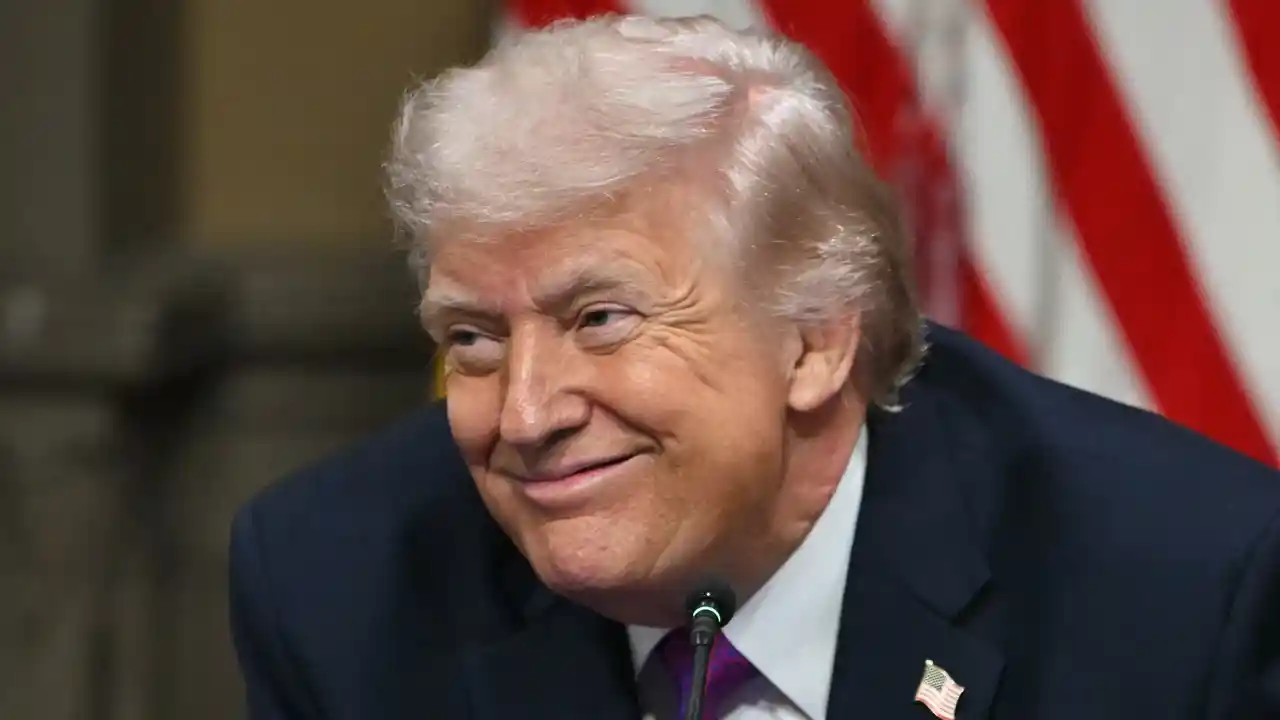 Trump designa a líderes tecnológicos para su consejo asesor y Melania Trump presenta androide en la Casa Blanca