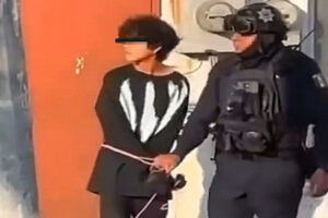 Estudiante de 15 años asesina a dos profesoras en preparatoria de Lázaro Cárdenas