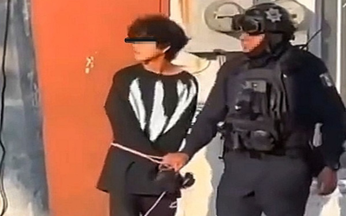 Estudiante de 15 años asesina a dos profesoras en preparatoria de Lázaro Cárdenas