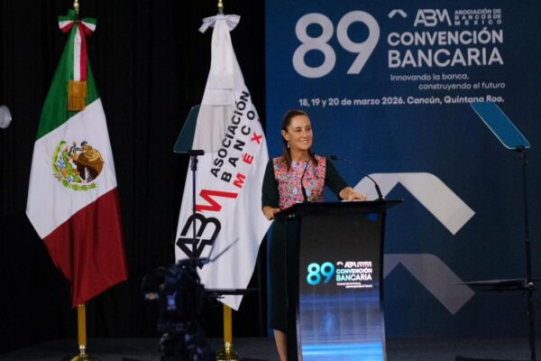 Presenta Sheinbaum Plan México en Convención Bancaria; banca se compromete a elevar crédito al 45% del PIB
