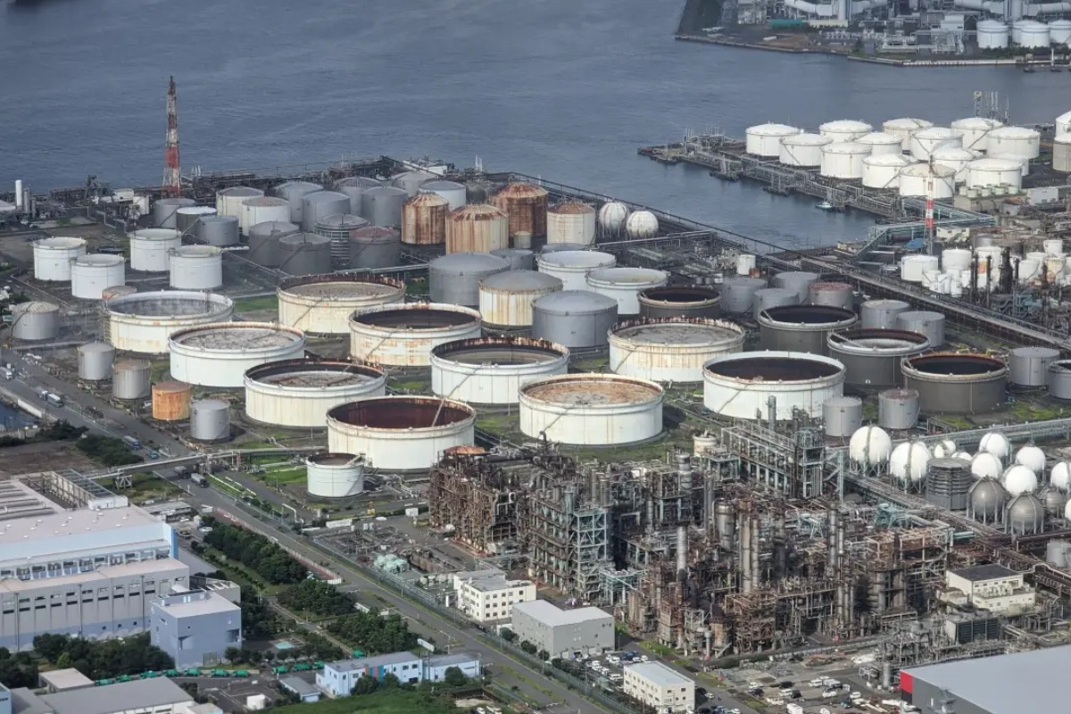 Escalada bélica en Medio Oriente: Estados Unidos extiende ultimátum a Irán mientras se bloquea el estrecho de Ormuz