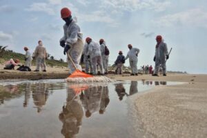 Más de 740 toneladas de hidrocarburo retiradas en operativo de saneamiento en el Golfo de México