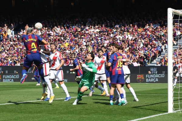 Barcelona vence al Rayo Vallecano y consolida el liderato en LaLiga