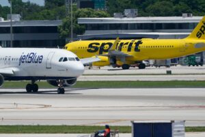Agentes de la TSA renuncian sin pago y amenazan cierre de aeropuertos en EE.UU.