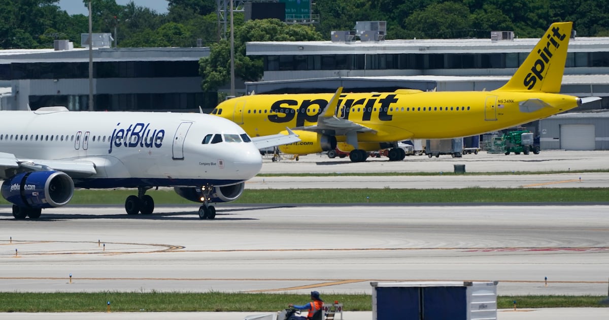 Agentes de la TSA renuncian sin pago y amenazan cierre de aeropuertos en EE.UU.
