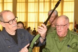 Cuba denuncia presión de EE.UU. y realiza acto simbólico de defensa con Silvio Rodríguez