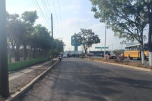 Agricultores bloquean autopista en Tecomán para exigir localización de productor desaparecido