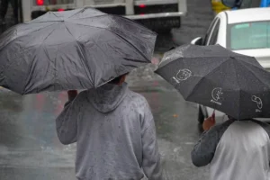 SMN reporta lluvias fuertes en tres estados y ola de calor con temperaturas de hasta 45 °C