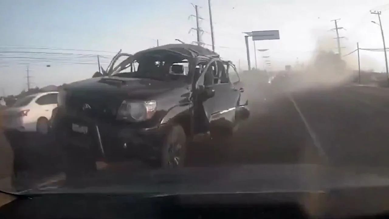 Explosión de camioneta en Tecámac mata a dos hombres; uno identificado como presunto operador del Cártel de Sinaloa
