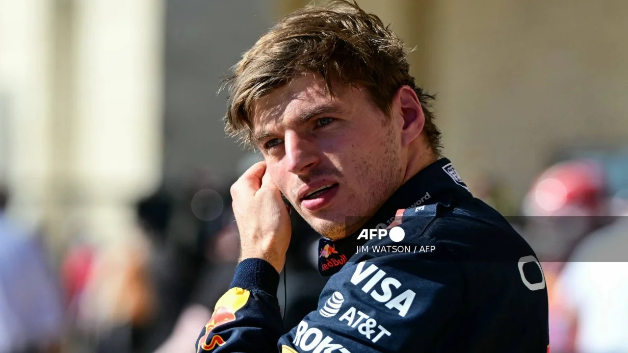 Antonelli gana en Japón y lidera la F1; Verstappen critica la nueva era mientras Checo ve progreso