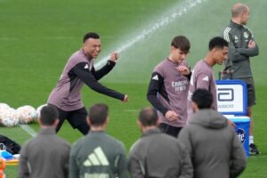 Salah anuncia su salida del Liverpool; reportan error médico en diagnóstico de Mbappé y Pogacar gana con bicicleta rota