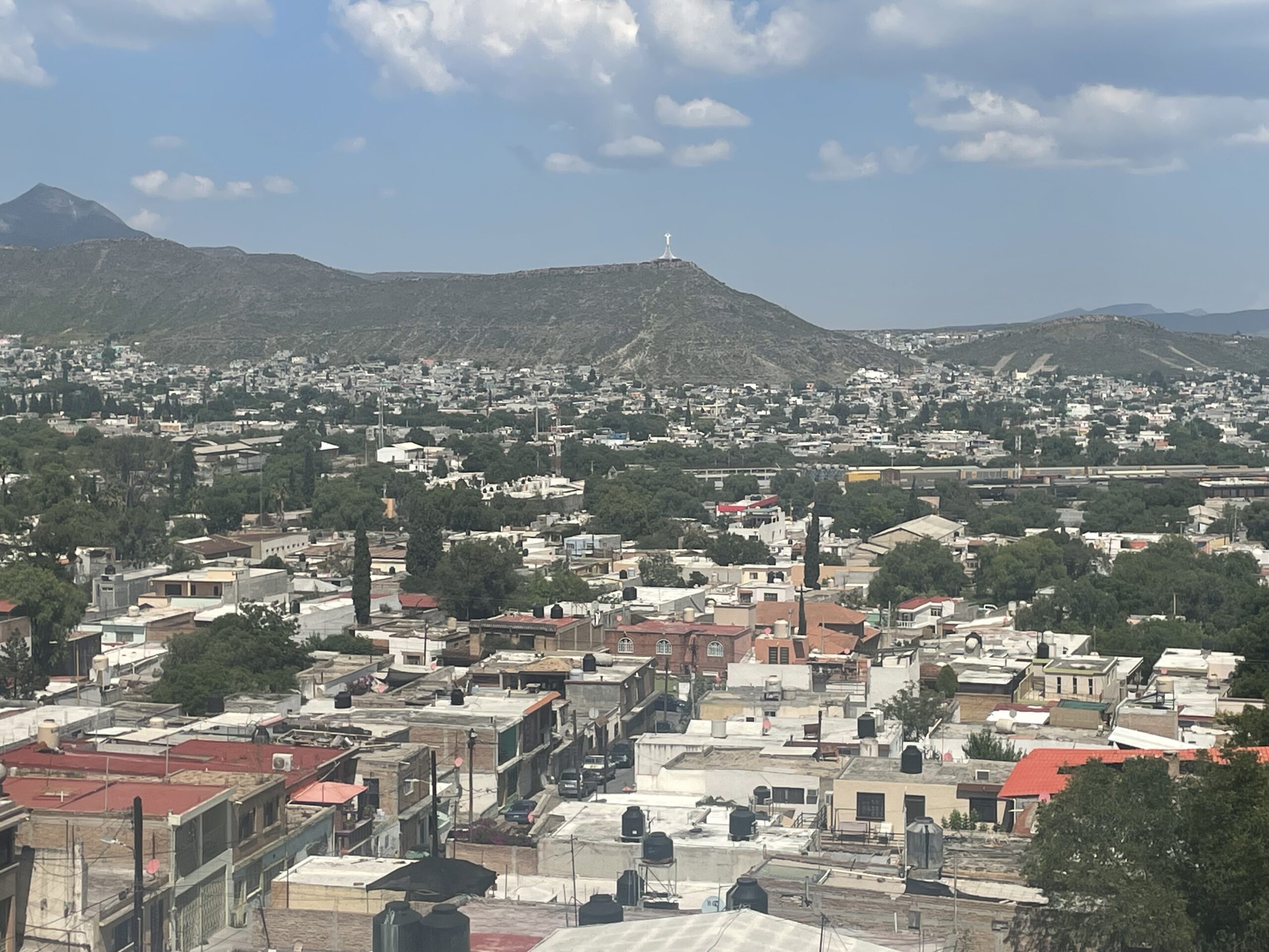 Obras viales complican movilidad en Torreón; abogados rechazan declaraciones del Poder Judicial