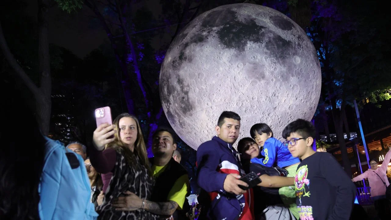 Inauguran festival de luces FILUX ‘Solo la Luz, Primavera’ en Paseo de la Reforma