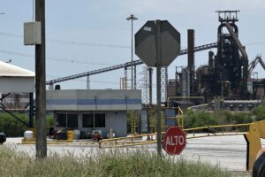 Acreedores con garantías prendarias bloquean subasta de AHMSA mientras crecen las deudas laborales