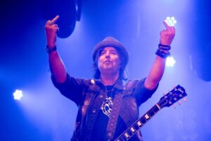 Fallece Phil Campbell, legendario guitarrista de Motörhead, a los 64 años
