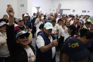 Cámara de Diputados aprueba reforma para topar pensiones de exfuncionarios al 50% del sueldo presidencial