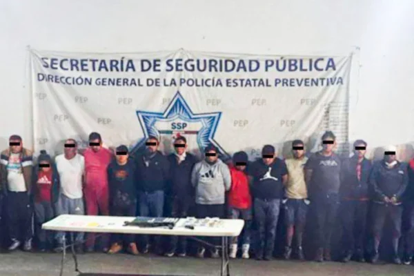Detienen a 16 presuntos integrantes de La Familia Michoacana por extorsión en Puebla