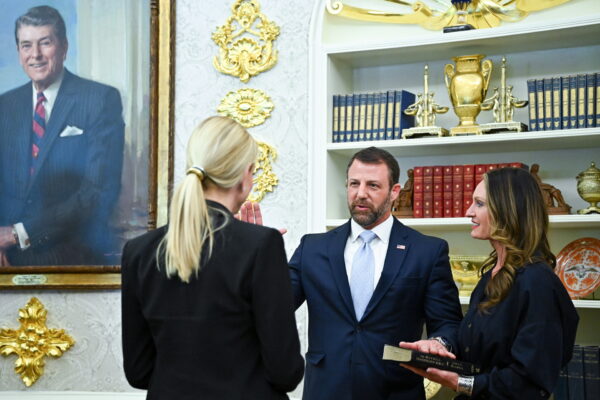 Senado de EU aprueba financiamiento parcial del DHS; Mullin asume como nuevo secretario