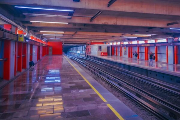 Lenny Kravitz enciende el Vive Latino 2026 ante miles, con Metro ampliando horario por festival