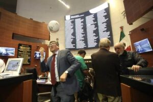 Anuncian votación del Plan B electoral en Senado entre críticas de oposición