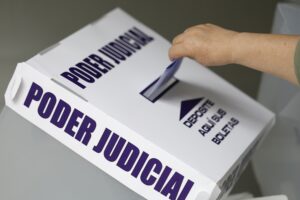 Informe critica fallas y simulación en las elecciones judiciales de 2025