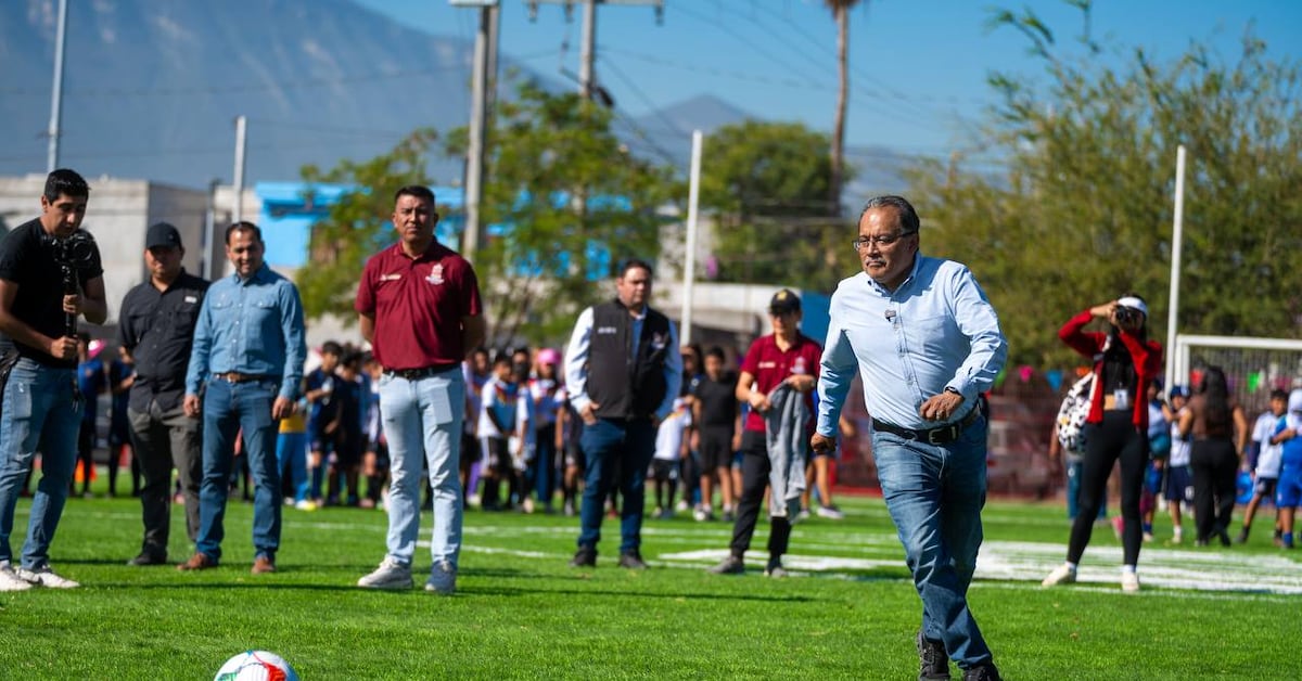 Selecciones de Irak y Surinam arriban a Monterrey para el repechaje al Mundial 2026