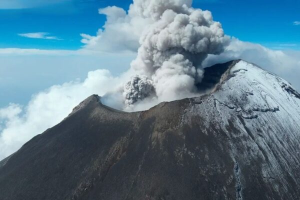 Alertan por caída de ceniza del Popocatépetl en 16 alcaldías de la Ciudad de México