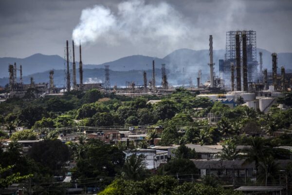 México busca alianza energética con Brasil y negocia con EU eliminación de aranceles al acero