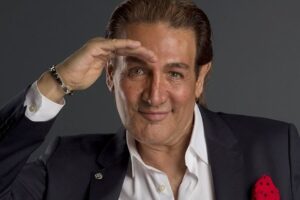 Periodista Fabián Lavalle sufre asalto a mano armada en gasolinera de la CDMX