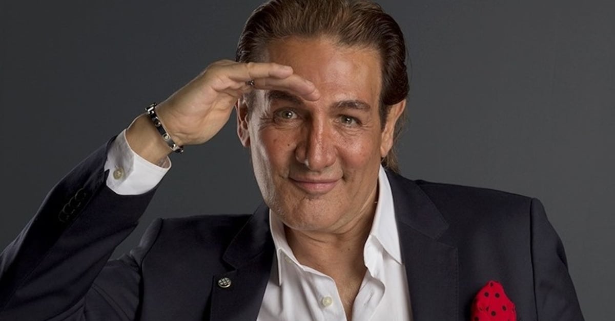 Periodista Fabián Lavalle sufre asalto a mano armada en gasolinera de la CDMX