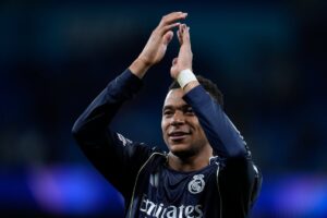 Mbappé desmiente error médico del Real Madrid en su lesión de rodilla