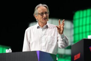 Neurotecnología avanza: pacientes con parálisis teclean con la mente