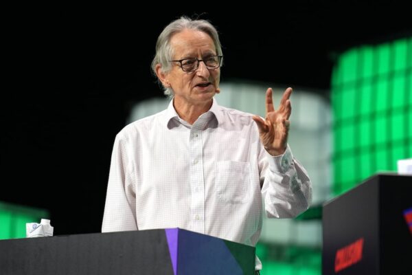 Neurotecnología avanza: pacientes con parálisis teclean con la mente