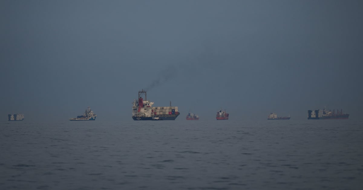 Oro y plata registran caídas superiores al 5% en medio de volatilidad por factores macroeconómicos