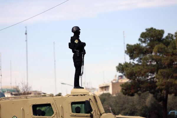 Irán lanza ultimátum de 48 horas tras ataque de EE. UU. y amenaza con cerrar el Estrecho de Ormuz