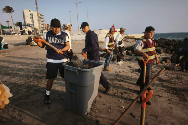 Ordena Sheinbaum investigación penal por derrame de petróleo que afecta 630 km de litoral