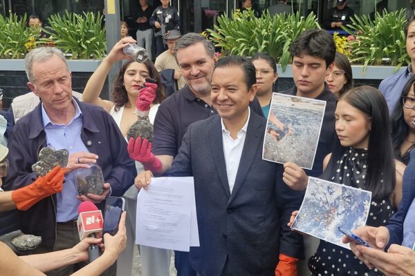 Derrame de petróleo afecta más de 600 km de costa en el Golfo de México