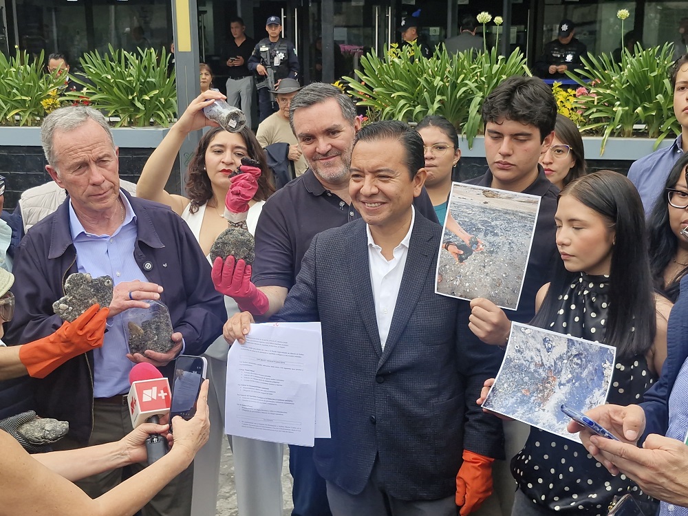 Derrame de petróleo afecta más de 600 km de costa en el Golfo de México